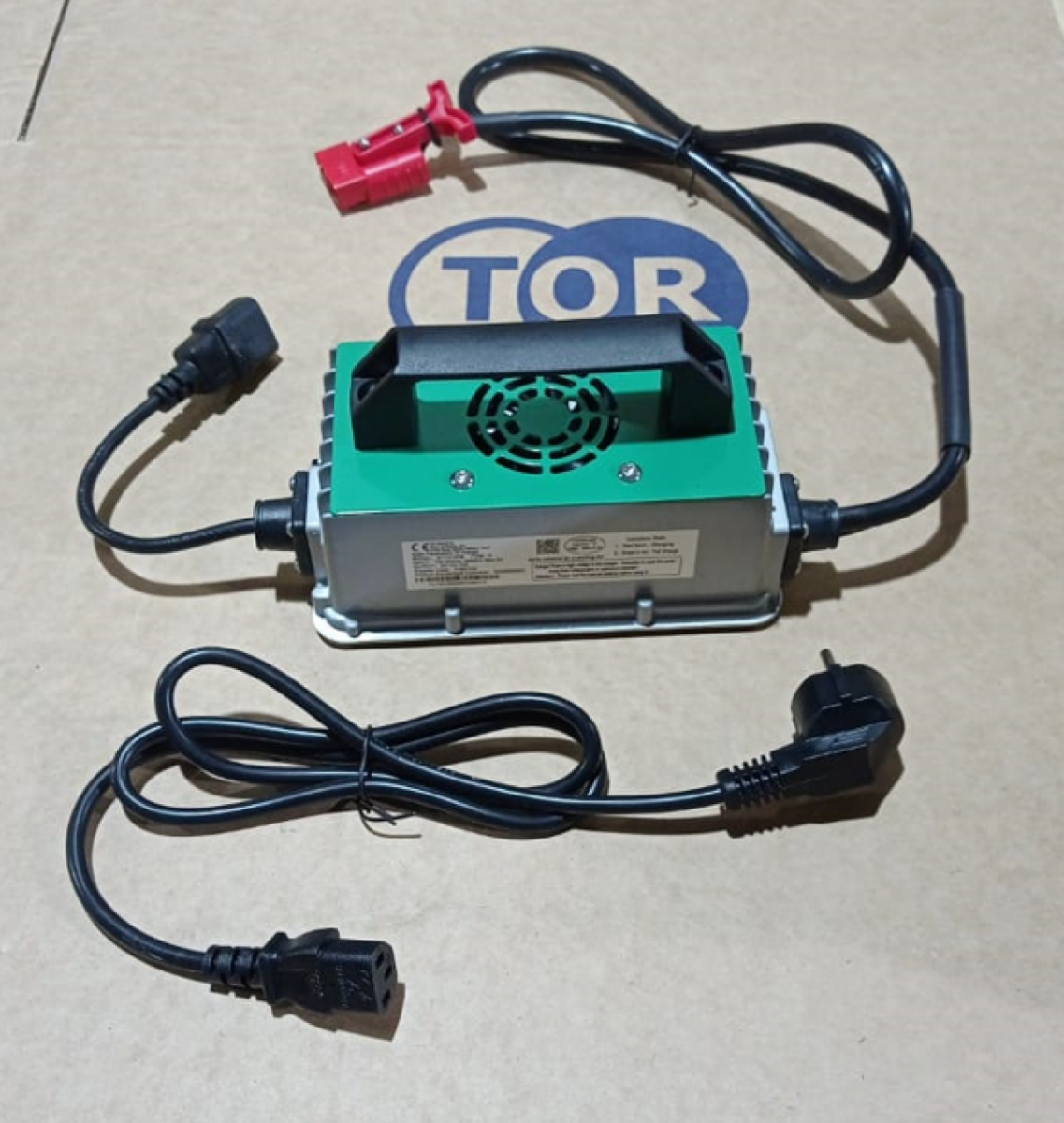 Зарядное устройство для штабелёров CDDB-E 12V/15A (Outside charger 12V/15A) Зарядное устройство для штабелёров CDDB-E 12V/15A (Outside charger 12V/15A)