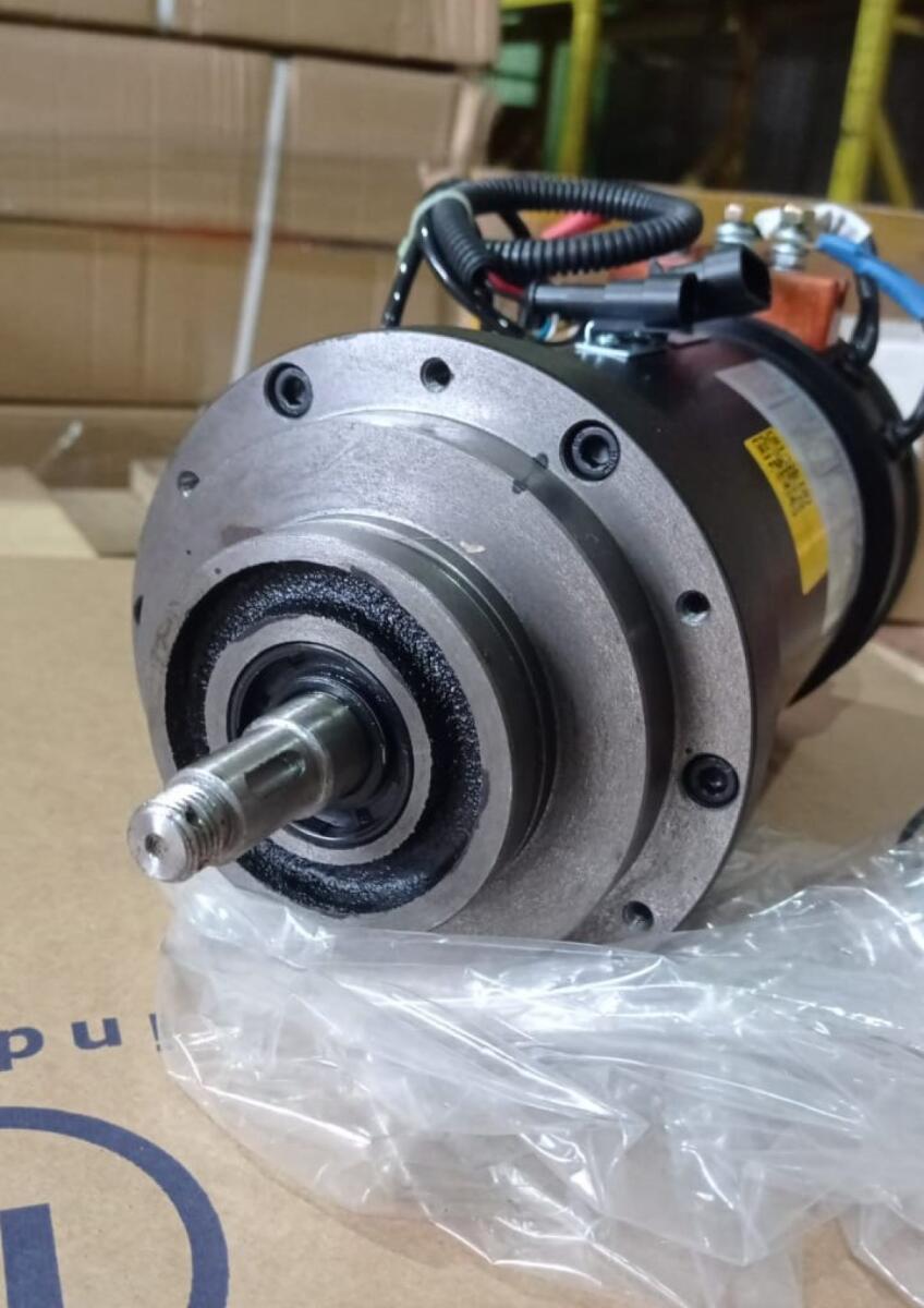 1 Приводной мотор для самоходного штабелёра CDDR-II (AC motor) 1 Приводной мотор для самоходного штабелёра CDDR-II (AC motor)