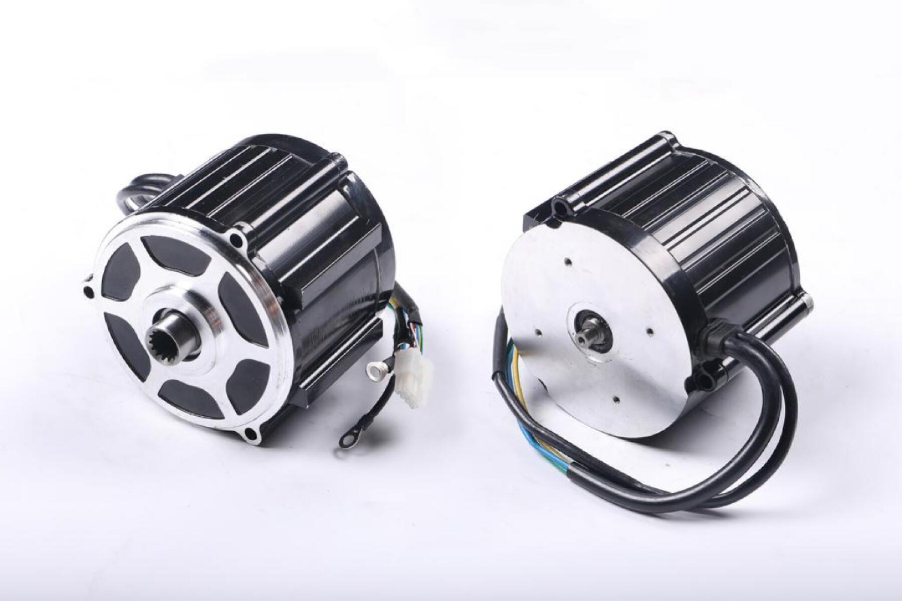2 Двигатель 48V/0.75Kw передвижения для самоходной тележки EPT15H (Motor assy. 0.75Kw 31101003) 2 Двигатель 48V/0.75Kw передвижения для самоходной тележки EPT15H (Motor assy. 0.75Kw 31101003)